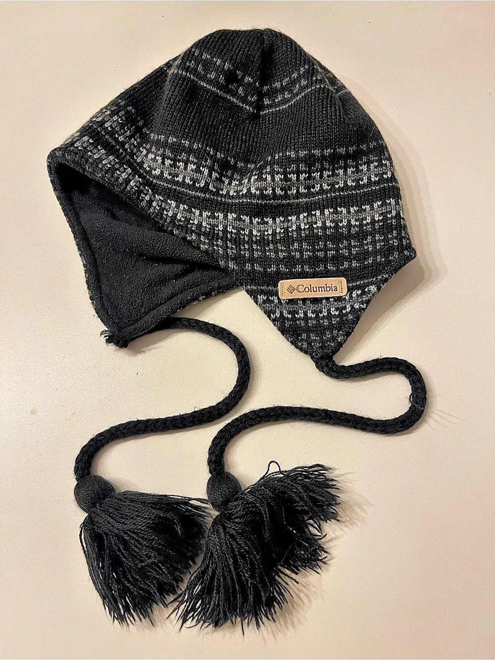 Columbia Black & Gray Patterned Earflap Hat